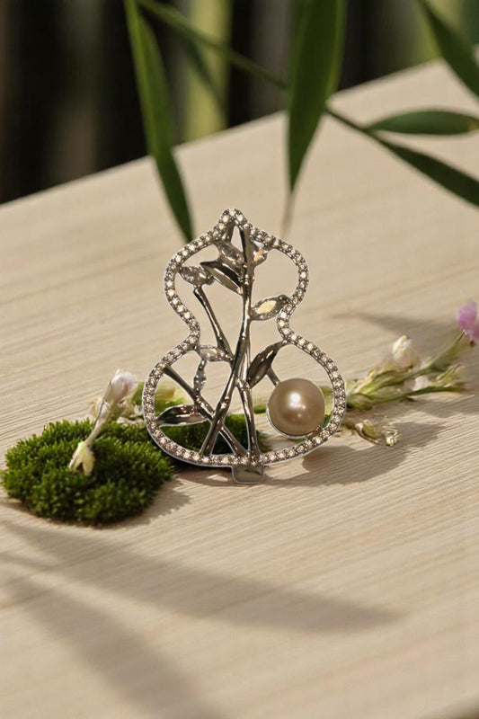 Gourd of Grace Pearl Brooch