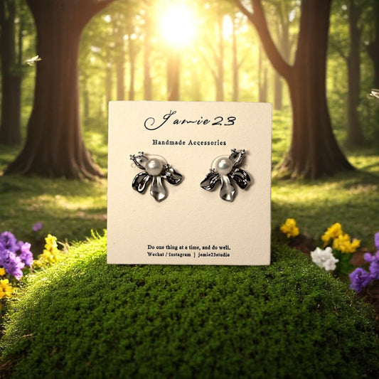 Bloomlight Floral Pearl Stud Earrings